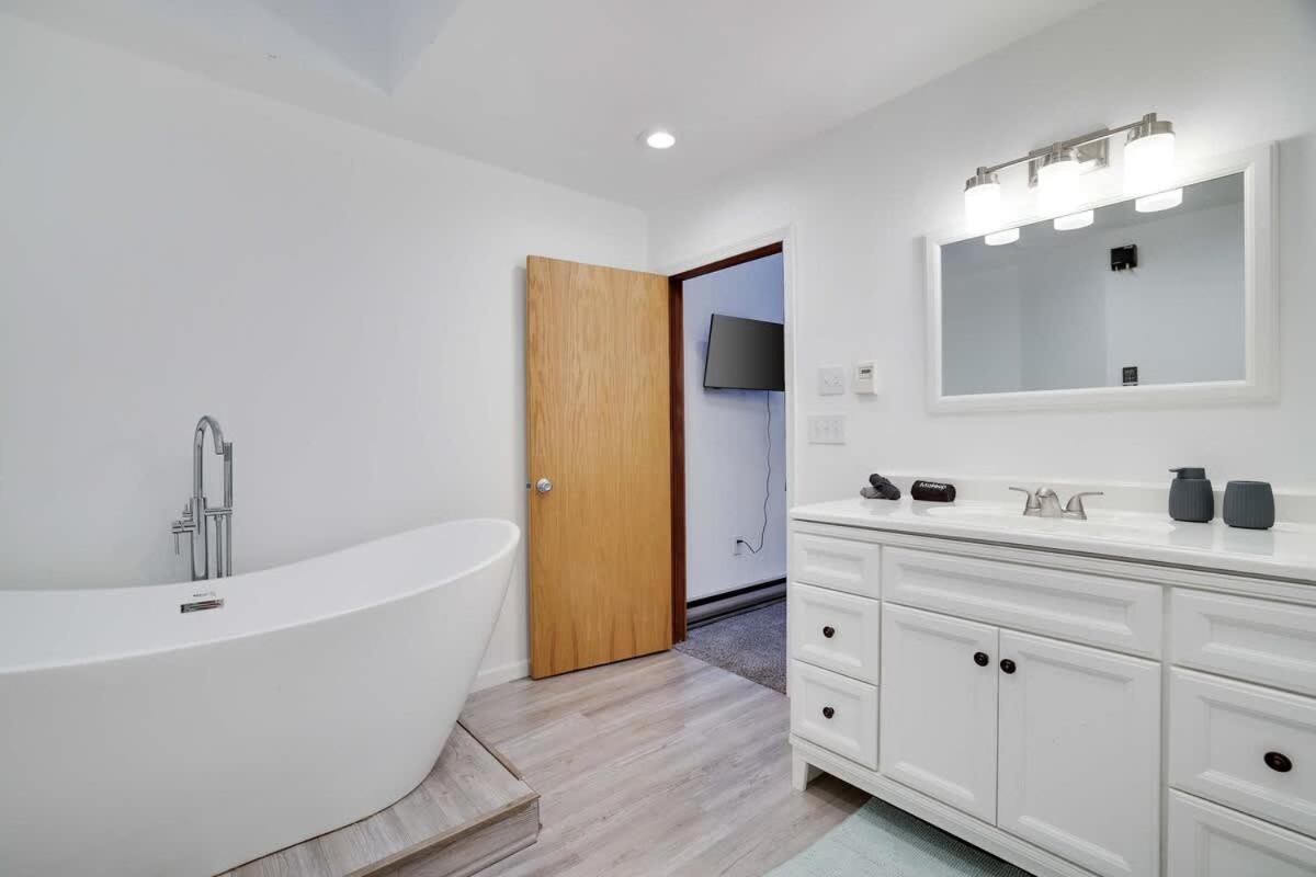 Relax In Blakeslee - Spacious 5Br Home With Bbq Exterior foto
