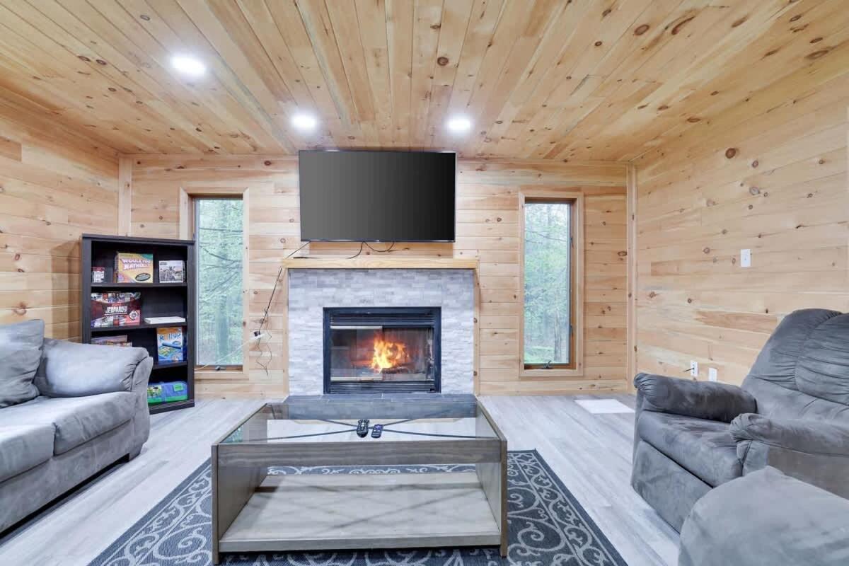 Relax In Blakeslee - Spacious 5Br Home With Bbq Exterior foto
